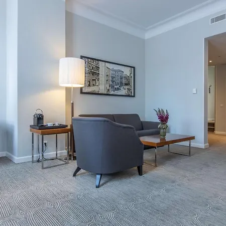 Radisson Blu Schwarzer Bock מלון 4*