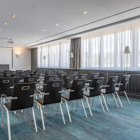 Szálloda Radisson Blu Schwarzer Bock Wiesbaden