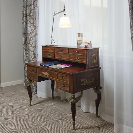 Radisson Blu Schwarzer Bock 4*