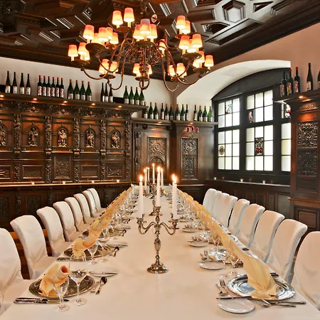 Hotel Radisson Blu Schwarzer Bock 4*