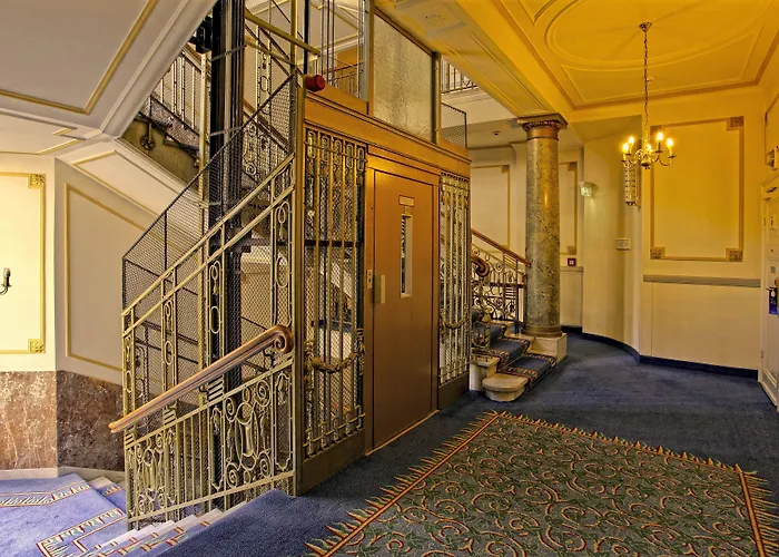 Radisson Blu Schwarzer Bock Hotel Wiesbaden