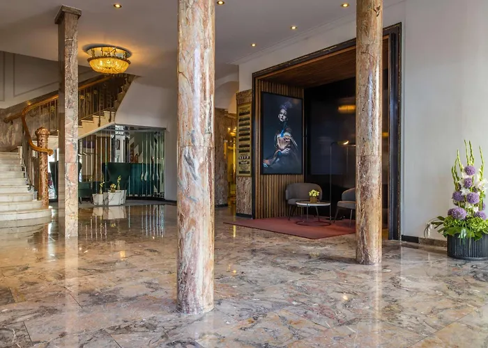 Отель Radisson Blu Schwarzer Bock